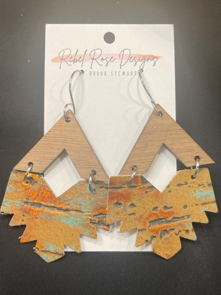 Pendientes con estampado de cuero del suroeste de madera