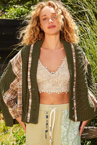 Cárdigan con cuello en V, botones y cuadros en punto cable de Callie POL - ¡EXCLUSIVO ONLINE!