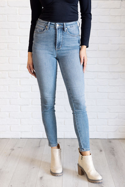 88767 Justine Hi-Rise Tummy Control Contrast Wash Skinny Judy Blue Jeans - ONLINE EXCLUSIVE!