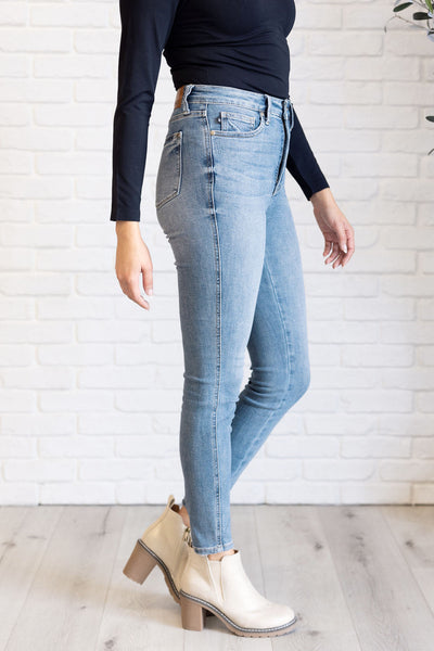 88767 Justine Hi-Rise Tummy Control Contrast Wash Skinny Judy Blue Jeans - ONLINE EXCLUSIVE!
