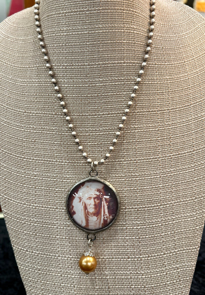 Collar de cadena de bolas Chief Brown de Art by Amy