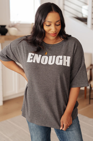 Camiseta gráfica Jeni Always Enough en color carbón: ¡EXCLUSIVA EN LÍNEA!