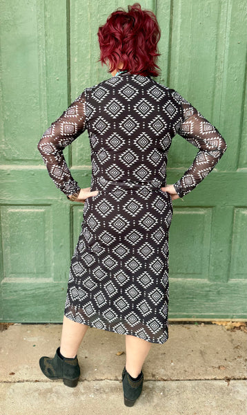 Vestido ajustado de malla con estampado azteca negro de Cassidy