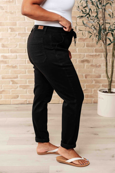 Pantalones vaqueros azules tipo jogger Carmen Double Cuff Judy en negro - ¡EXCLUSIVO ONLINE!