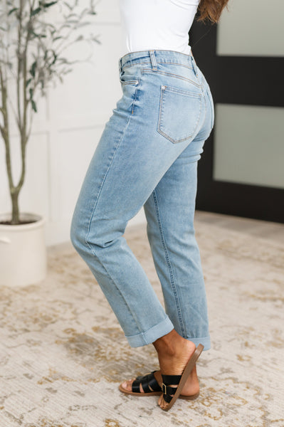 88938   Cheyenne V-Front Cool Denim Boyfriend Judy Blue Jeans