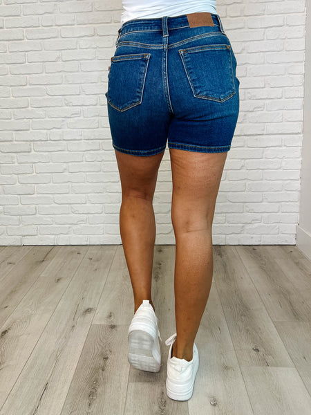 Pantalones cortos Darcy de tiro alto con botones ajustables