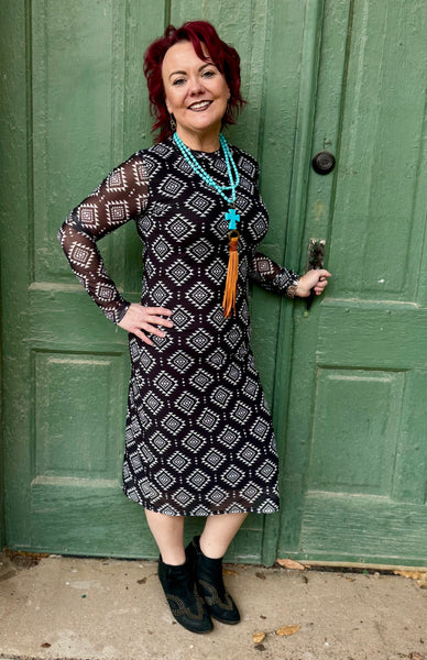 Vestido ajustado de malla con estampado azteca negro de Cassidy