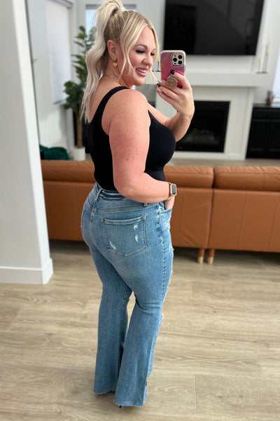 Kiana High Rise Heavy Destroy Flare Judy Blue Jeans - ¡EXCLUSIVO EN LÍNEA!