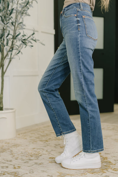 Izzie High Waist Straight Fit Judy Blue Jeans