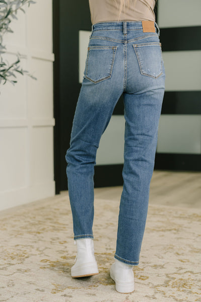 Izzie High Waist Straight Fit Judy Blue Jeans