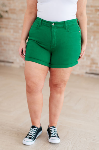 Top de control de tiro alto Jenna con puños y pantalones cortos azules Judy en verde - ¡EXCLUSIVO EN LÍNEA!