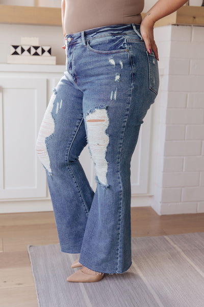 Kiana High Rise Heavy Destroy Flare Judy Blue Jeans - ¡EXCLUSIVO EN LÍNEA!