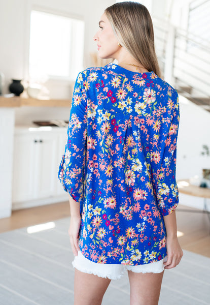 Lizzy Top en estampado floral azul real y ruborizado