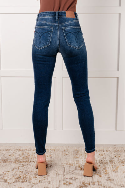Skylar Mid Rise Thermal Vintage Skinny Judy Blue Jeans