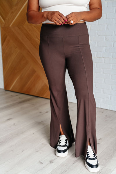 Leggings acampanados Stamina Stride en color espresso: ¡EXCLUSIVO ONLINE!
