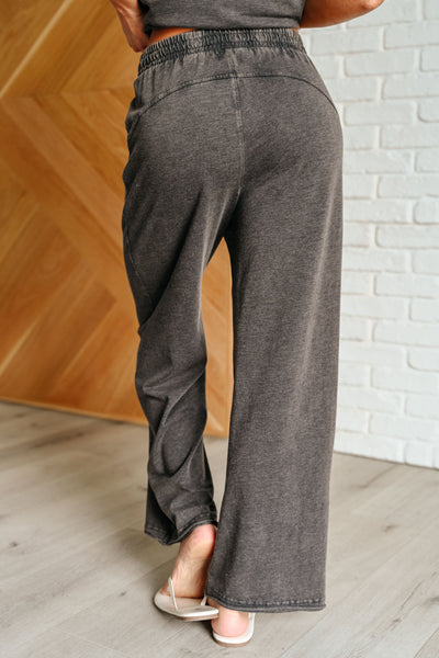 Conjunto de camiseta y pantalón Taking It Easy en color negro - ¡EXCLUSIVO ONLINE!