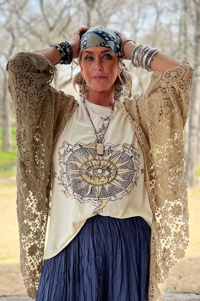 Camiseta Charlyn Eyes on You Moon Dance de Jaded Gypsy