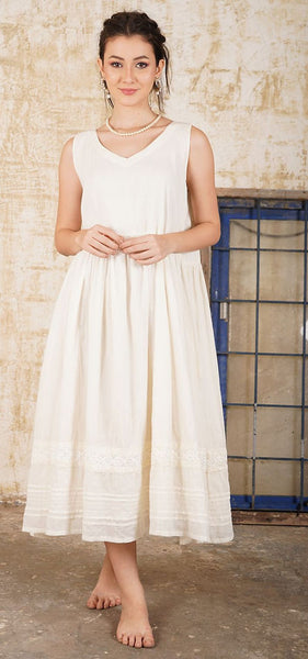 Cendu V-Neck Sleeveless Dress w/ Layered Eyelet Hem by Paper Lace