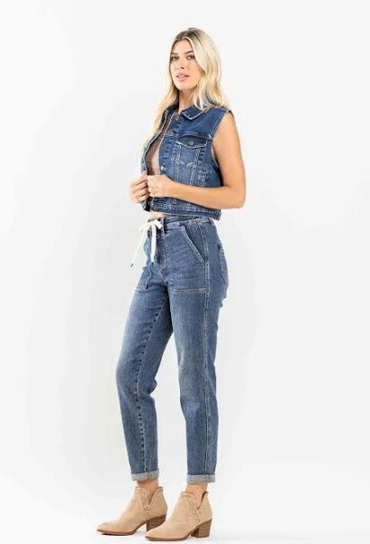 88779 Nya Joggers de tiro alto con puños y cordón de Judy Blue Jeans