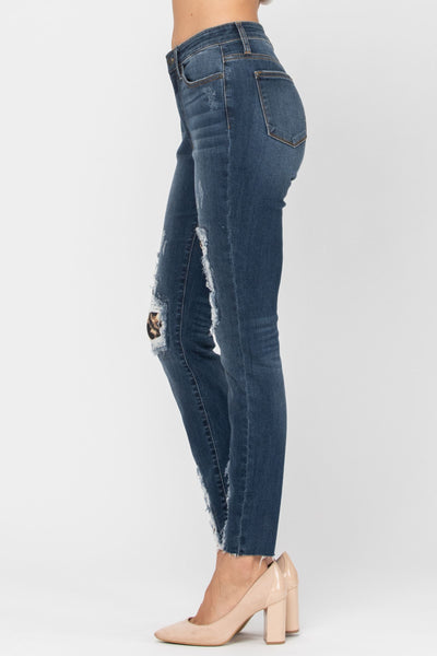 Vaqueros ajustados con parche de leopardo de cintura alta Lizzy 82166 de Judy Blue