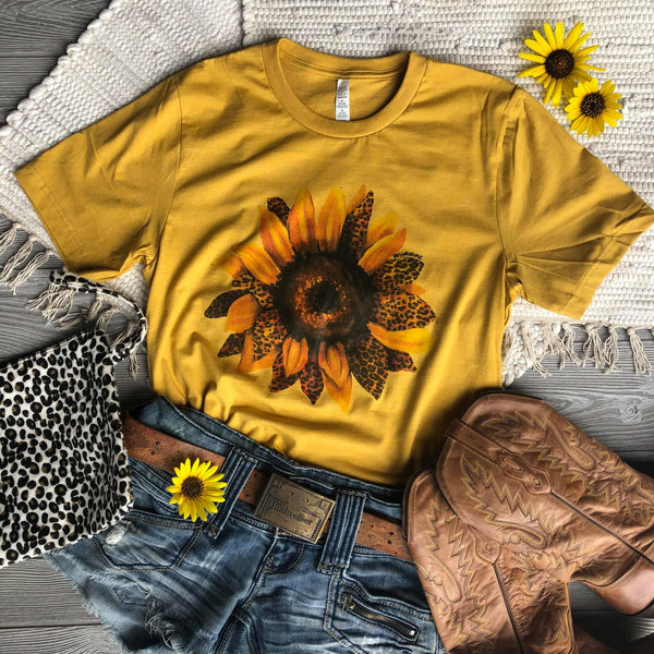 757 Girasol leopardo de Liza Camiseta gráfica