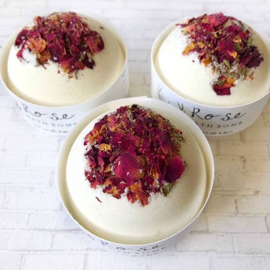 2715 Scrumptious Bath Bombs