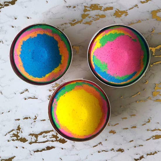 2715 Scrumptious Bath Bombs