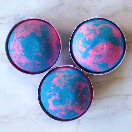2715 Scrumptious Bath Bombs