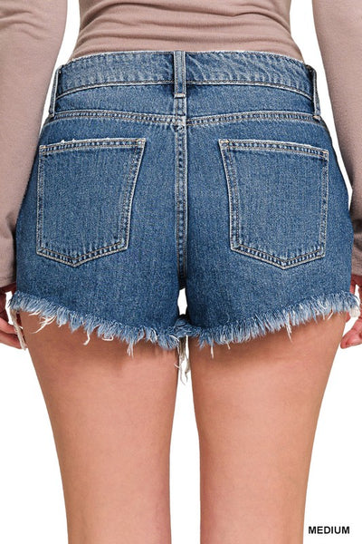 Shorts vaqueros desgastados de talle bajo Kasey de Zenana