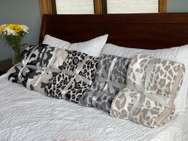 12151 Bare Feet Memories Blanket