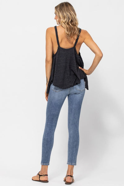 82254 Meadow Vaqueros ajustados y recortados de talle medio en color azul Judy