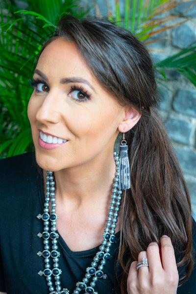 0424 Aretes con borlas de leopardo gris Lisa