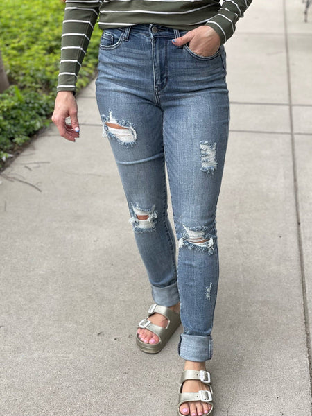 82406 Vaqueros pitillo de tiro alto para chica alta con detalles muy desgastados Judy Blue Jeans