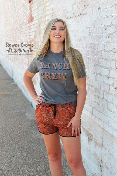 22792 Camiseta gráfica Beth's Ranch Crew