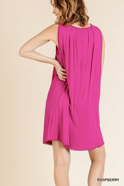 4884 Tina Vestido recto básico sin mangas con cuello redondo