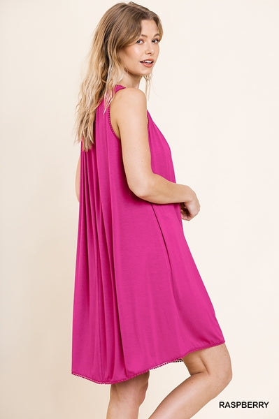 4884 Tina Vestido recto básico sin mangas con cuello redondo