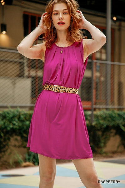 4884 Tina Vestido recto básico sin mangas con cuello redondo