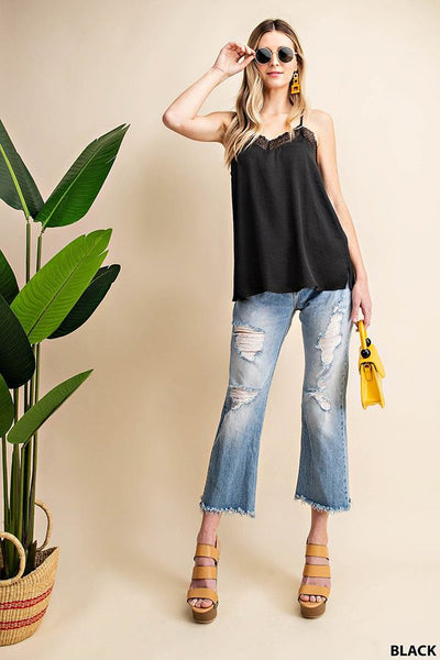 5018 Joycelyn Top de tirantes con cuello en V y encaje satinado