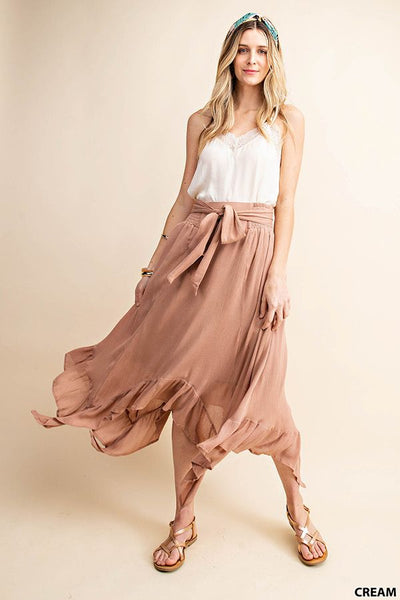 5018 Joycelyn Top de tirantes con cuello en V y encaje satinado