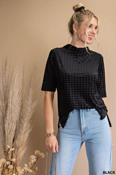 Top de manga corta desgastado de terciopelo con pata de gallo Ava