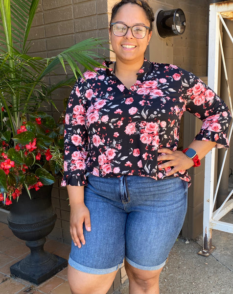 GABBYRF-8839 Top floral negro y coral Gabby - ¡Solo talla grande!