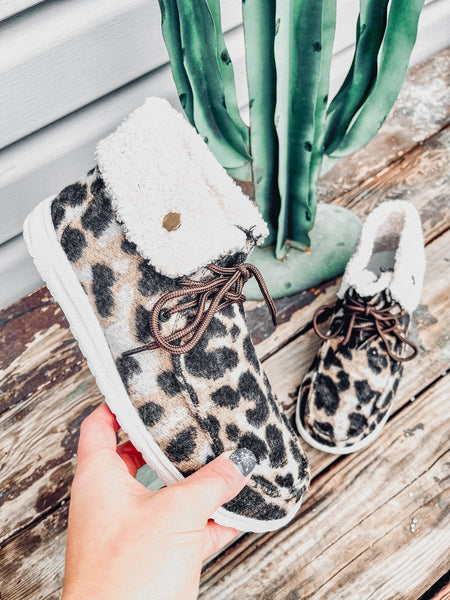 Very G Gypsy Jazz Tan Leopard Odion Fashion Sneakers