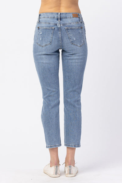82281 Vaqueros Boyfriend desgastados de talle alto Ellaina de Judy Blue Jeans
