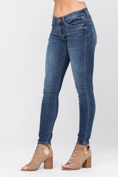 82106 Bristol Judy Blue Midrise Handsand Skinny