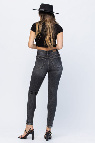 Tabitha Hi-Rise Vintage Black Wash Front Yoke Skinny Judy Blue Jeans