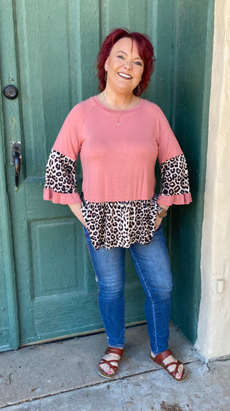 20707-8765 Top Adrien con cuello redondo y manga acampanada