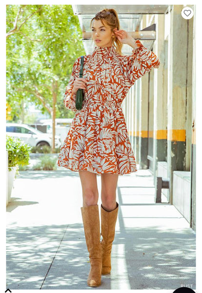 Minivestido Angelina Boho con cuello alto