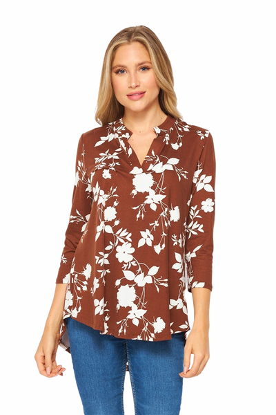 21314-9071 Top de manga 3/4 floral marrón Loree