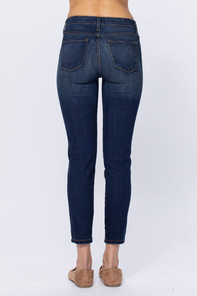 83109 Aurora Handsand Mid-Rise Relaxed Fit Skinny Judy Blue Jeans