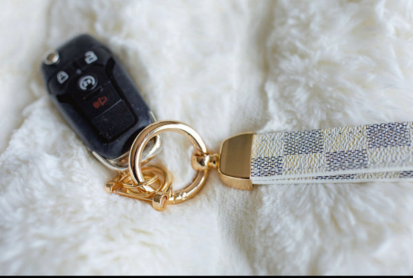 193418 Liza London Check Key Fob Keychain